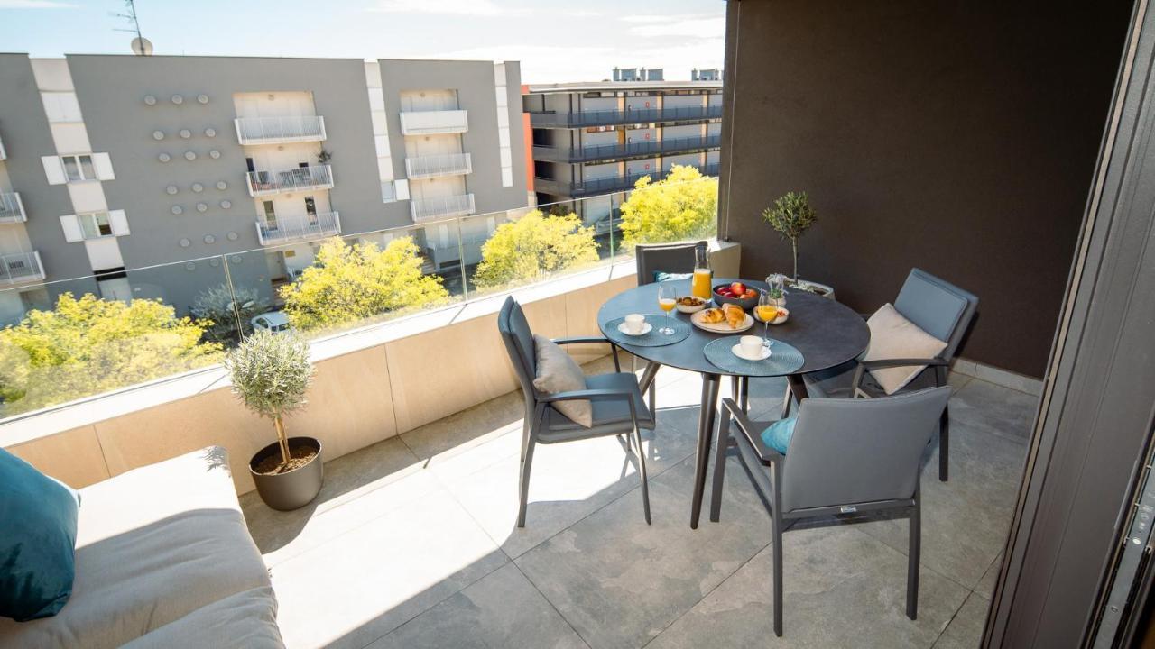 Pr Premium Apartment Ровин Екстериор снимка