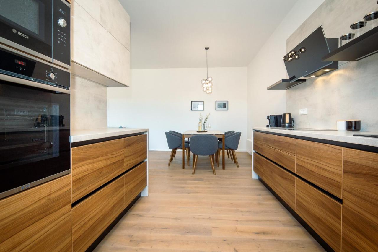 Pr Premium Apartment Ровин Екстериор снимка