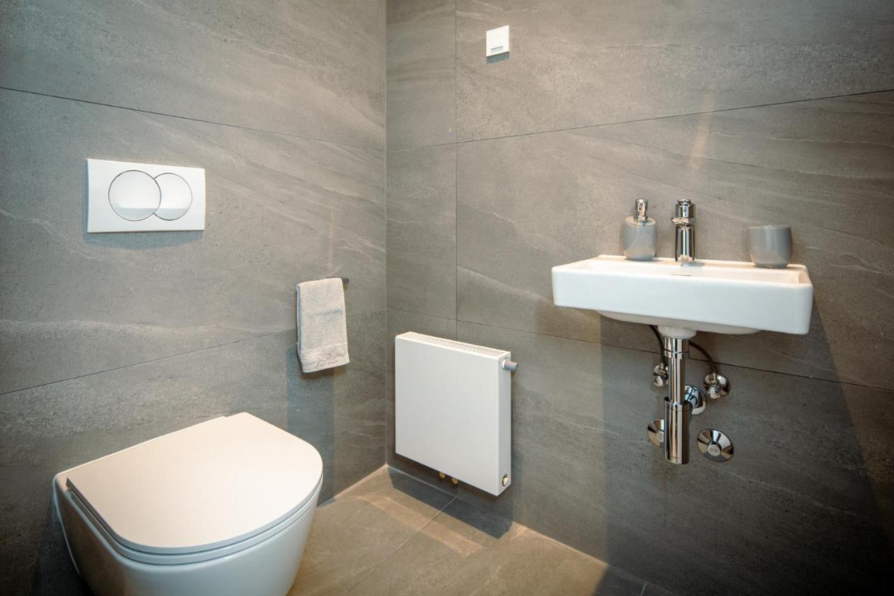 Pr Premium Apartment Ровин Екстериор снимка